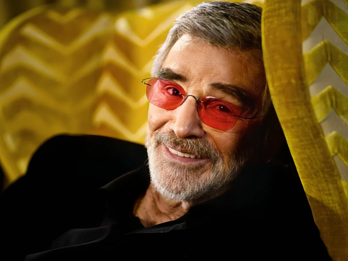 伯特·雷諾茲（Burt Reynolds）的角色總是後悔拒絕：“因為我是個白痴”