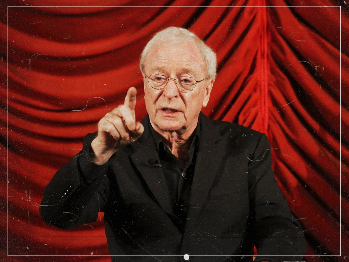 演員邁克爾·凱恩（Michael Caine）叫未來的明星：“我不得不吐在他的臉上”