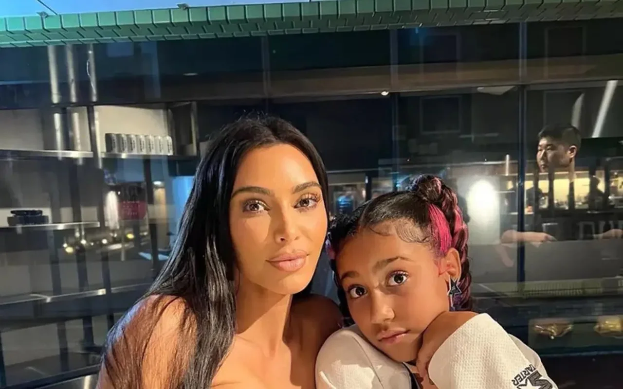 金·卡戴珊（Kim Kardashian）突然結束了由於安德魯·泰特（Andrew Tate）的出現，西北部與坎耶（Kanye）的訪問